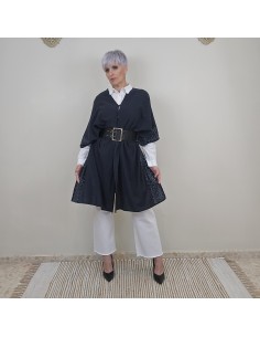 El Kaftan Multiposicion  de  tejido ligero  y estampados étnicos . 2