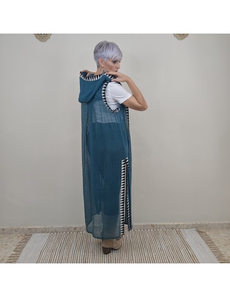 Kimono 100% algodón , destaca por su diseño minimalista