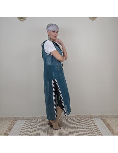 Kimono 100% algodón , destaca por su diseño minimalista