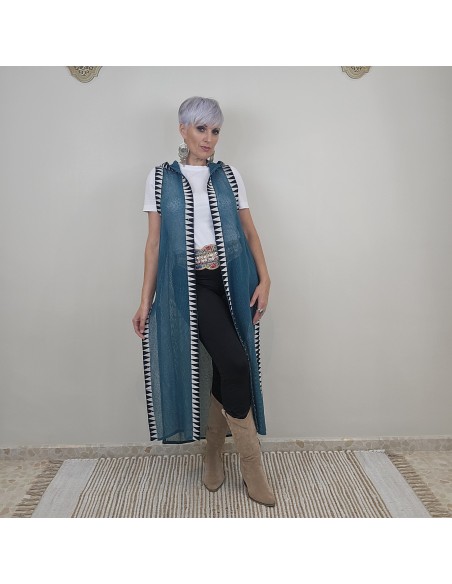 Kimono 100% algodón , destaca por su diseño minimalista