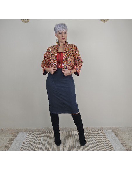 Chaqueta con bordados , típico de la India .