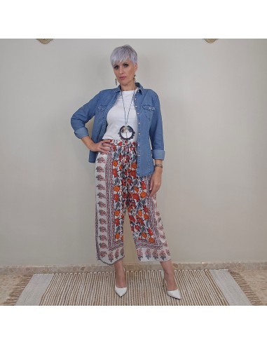 Pantalón con estampados florales
