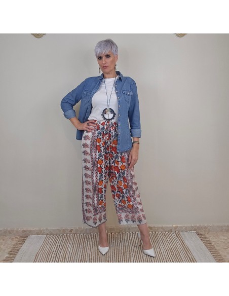 Pantalón con estampados florales
