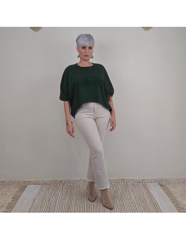 Camiseta de corte asimétrico y tejido de algodón .