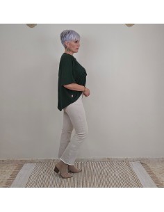 Camiseta de corte asimétrico y tejido de algodón . 2