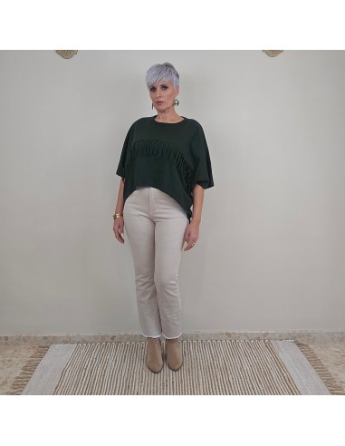Camiseta de corte asimétrico y tejido de algodón .