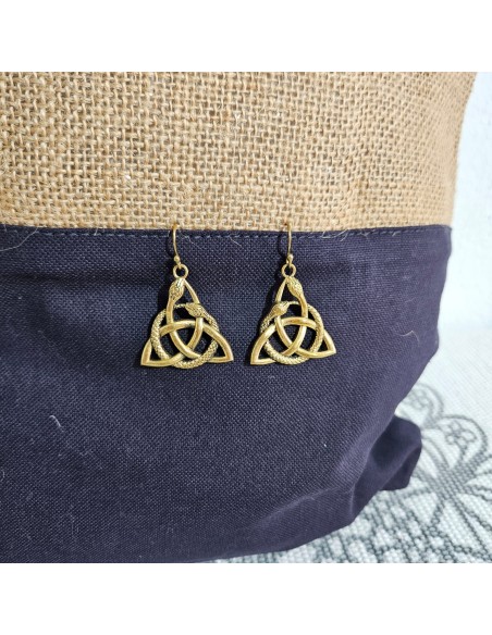 Pendientes Triqueta Dorado | Fusion con Isa – Elegancia y simbolismo
