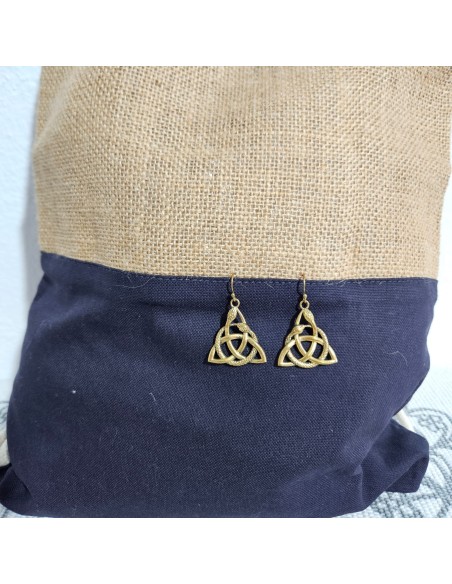 Pendientes Triqueta Dorado | Fusion con Isa – Elegancia y simbolismo
