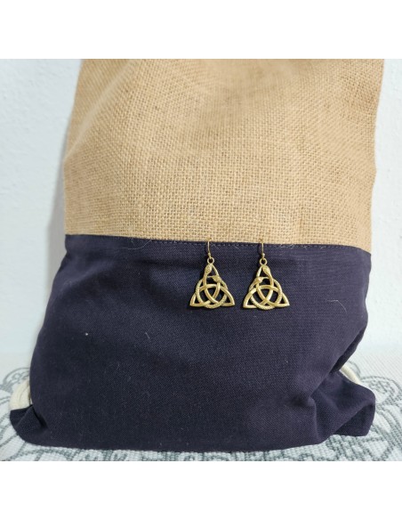 Pendientes Triqueta Dorado | Fusion con Isa – Elegancia y simbolismo